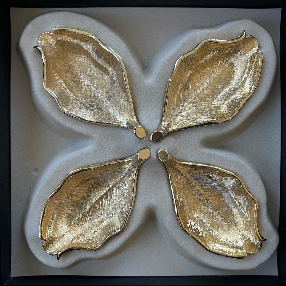 Vintage Set of 4 Gold Leaf Ashtrays